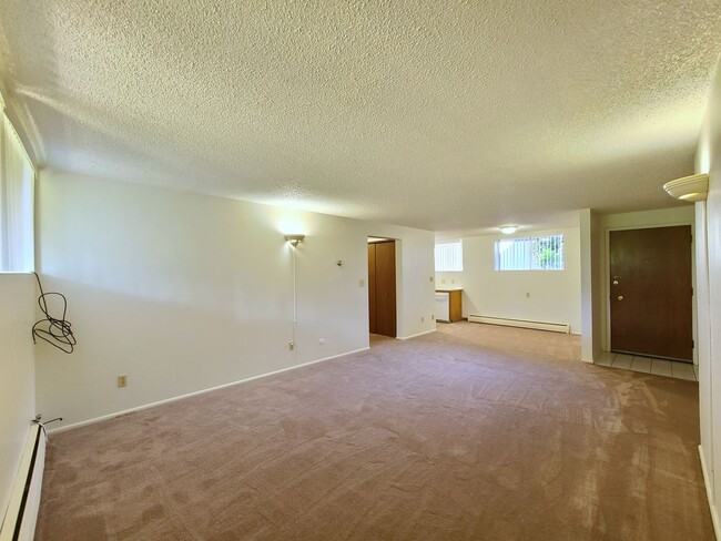 Photo - $1,050 - 1 Bed / 1 Bath Spacious Condo in South Hill