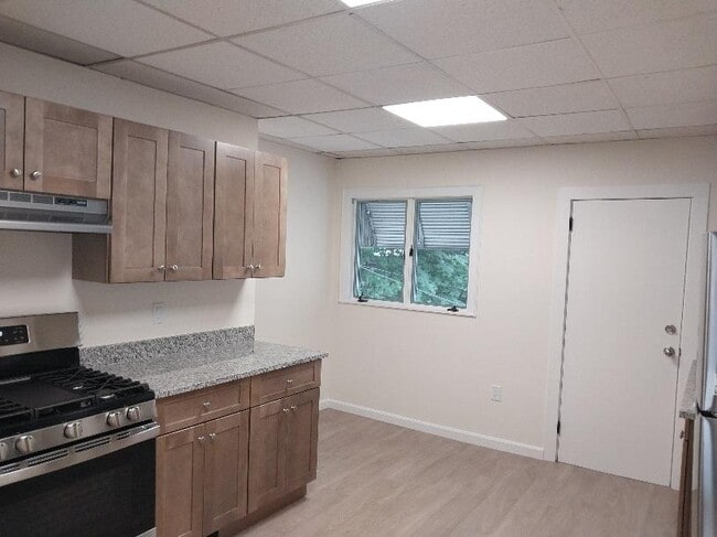Photo - 162 Main St Unit 2