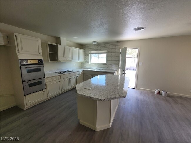 Building Photo - 3749 Ponderosa St Rental