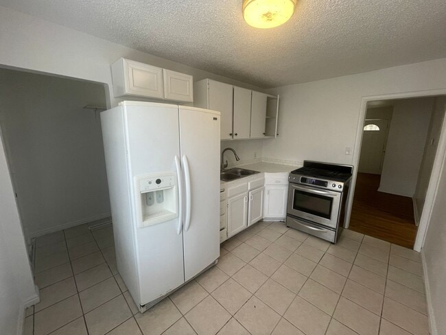 1158-1160 Brooklyn Ave - 1158-1160 Brooklyn Ave Apartment