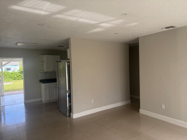 Photo - 4511 SW 23rd St