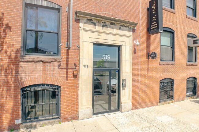 Entrada del edificio - The 1850