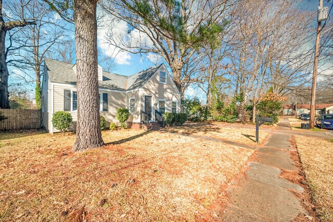 Building Photo - 3221 Locust Ave