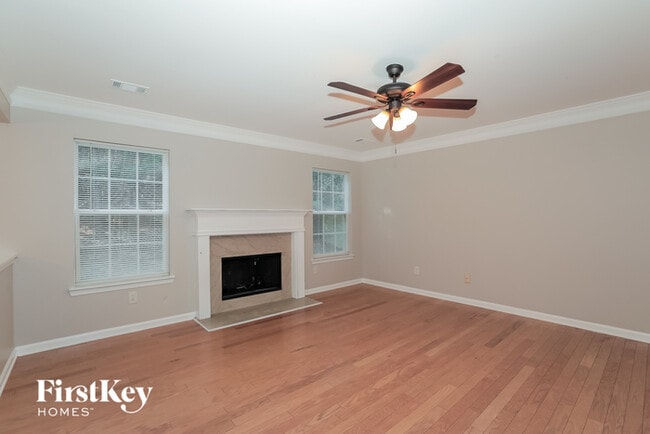 Photo - 3050 Whittier Way