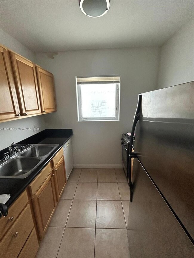 Photo - 750 Jefferson Ave Unit 12