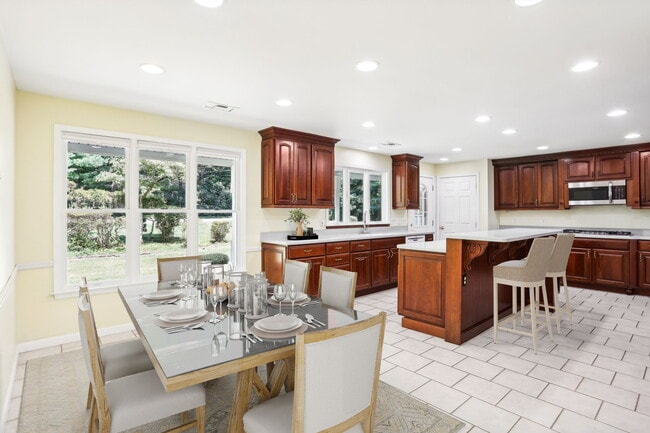 Photo - 1674 High Point Ln