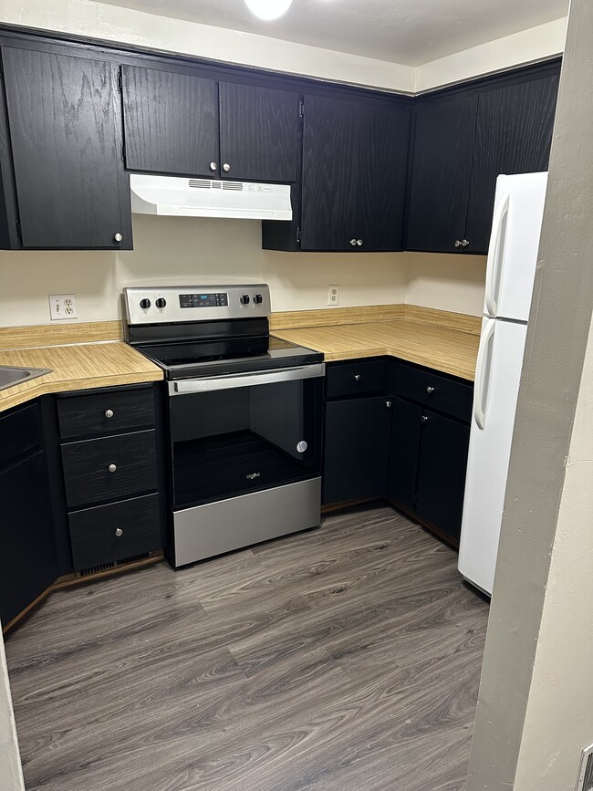 Kitchen - 701 Tyler St NE Townhome