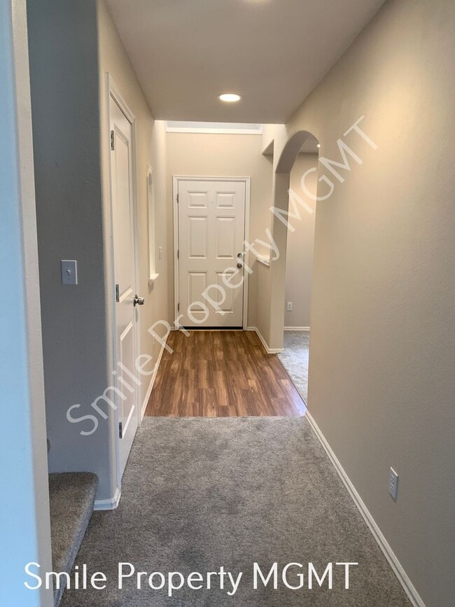 Photo - A beautiful 2-story single house in Clackamas.