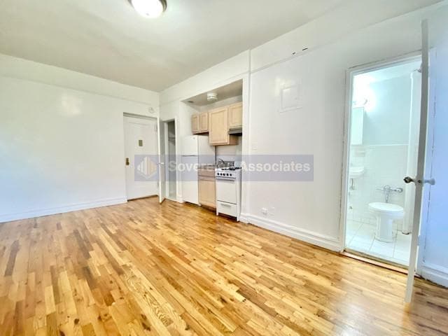 Photo - 936 West End Ave Unit F11