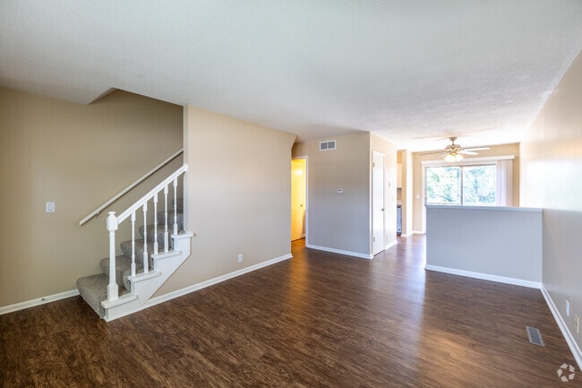 2BR, 1.5BA - 970SF