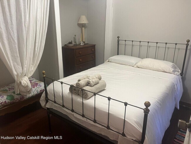 Photo - 879 Samsonville Rd