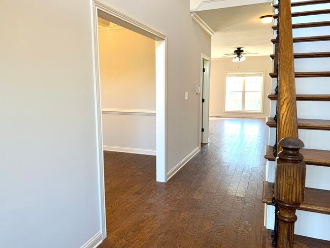 Photo - 1533 Edgewater Ln