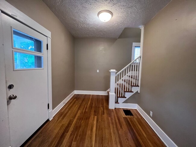 Photo - 1040 Powers Ave NW
