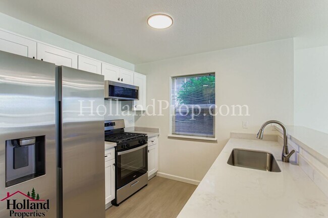 Photo - Fantastic 2 Bedrooms Condo in the Heart of...