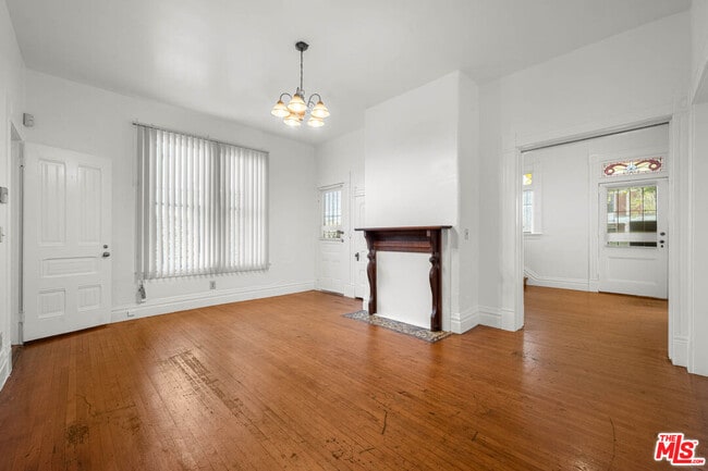Building Photo - 1223 W 23rd St Rental