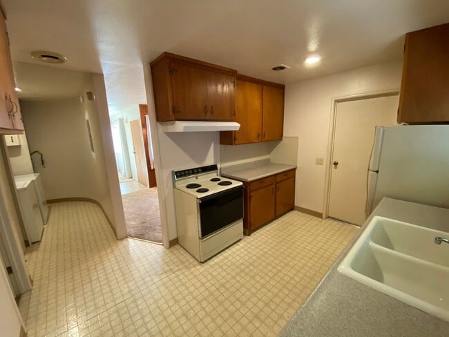 Photo - Sunny Quiet Cul-de-sac home