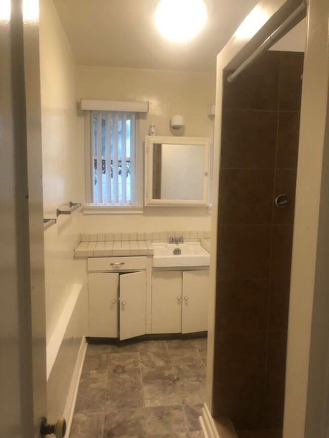 Photo - 605 1/2-742-742 Virginia St Unit 742 1/2