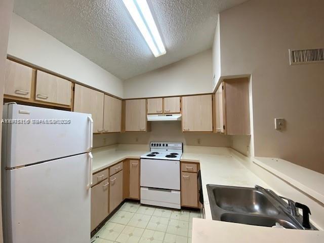 Photo - 7630 Westwood Dr Unidad 327