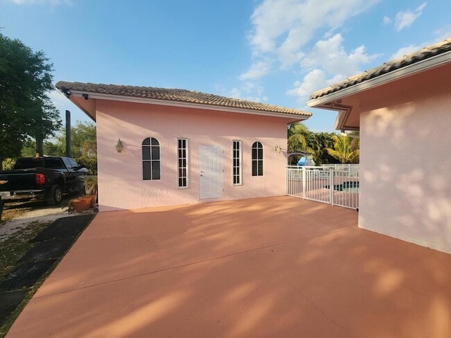 Photo - 16975 83rd Pl N