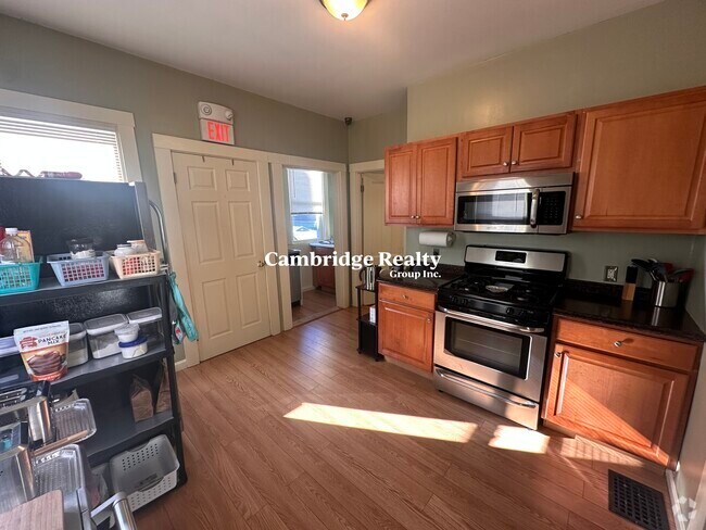 Building Photo - 374 Highland Ave Unit T Rental