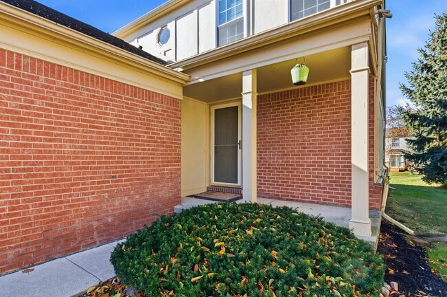 Photo - 3084 Village Cir