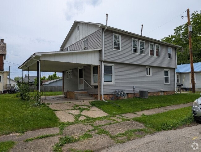 Building Photo - 525 W 2nd St Unit Apt. A