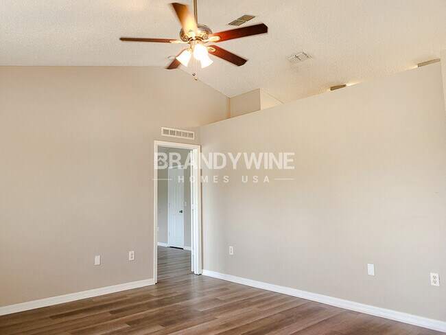 Photo - 2564 Courtland Blvd