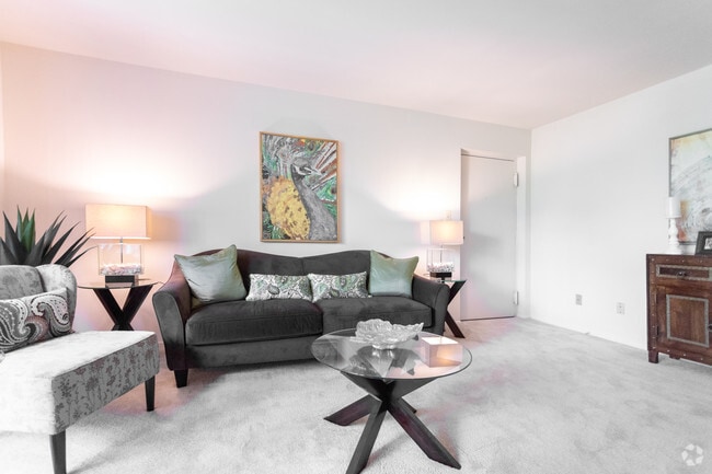 Photo - Mansfield Woods Apartments