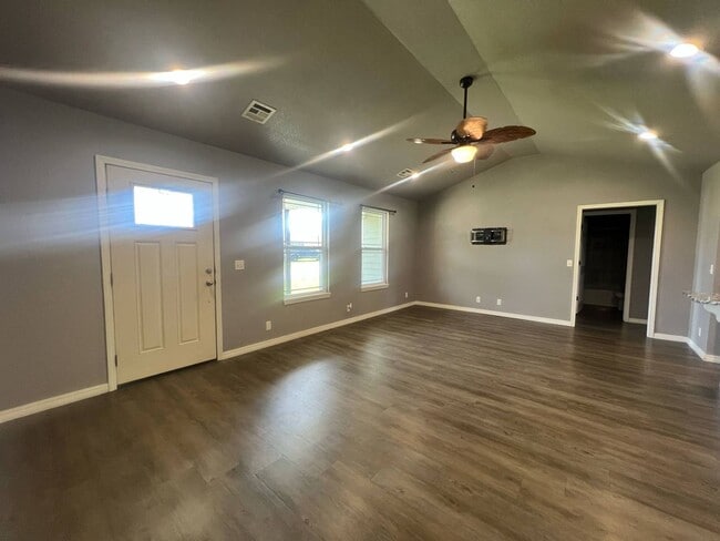 Photo - COMING SOON IN NEOSHO MO!!! Beautiful 3 bedroom, 2 bathroom home in Neosho in adorable neighborh...