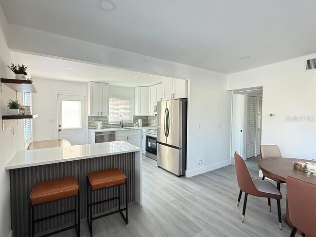 Photo - 4026 Indianapolis St NE