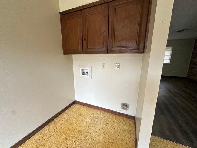 Photo - 405 N Inglewood, Apt 25-28 Unit 405 N Inglewood, Apt 26