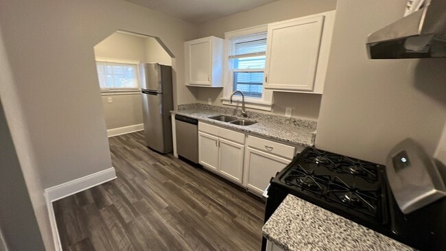 Photo - 592 Sanford Ave