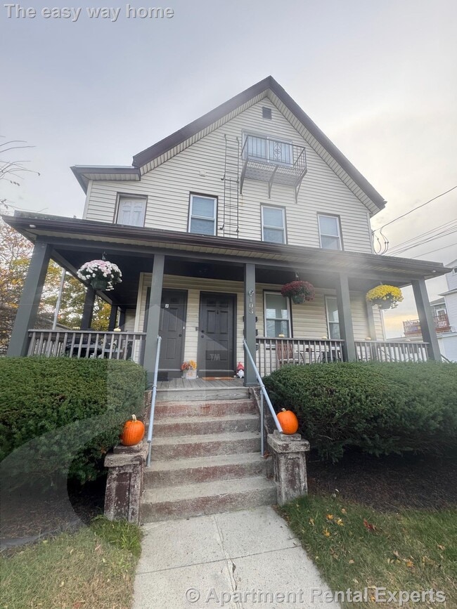 Building Photo - 103 Webster St Unit #2