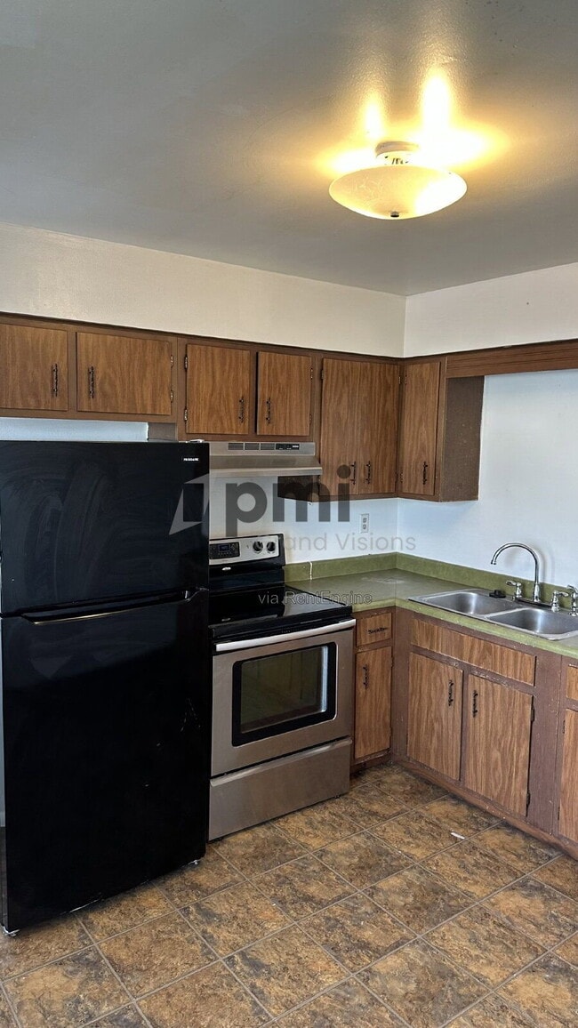 Photo - 1616 University Dr