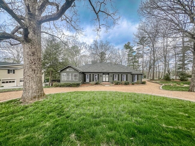 Photo - 123 N Palisades Dr