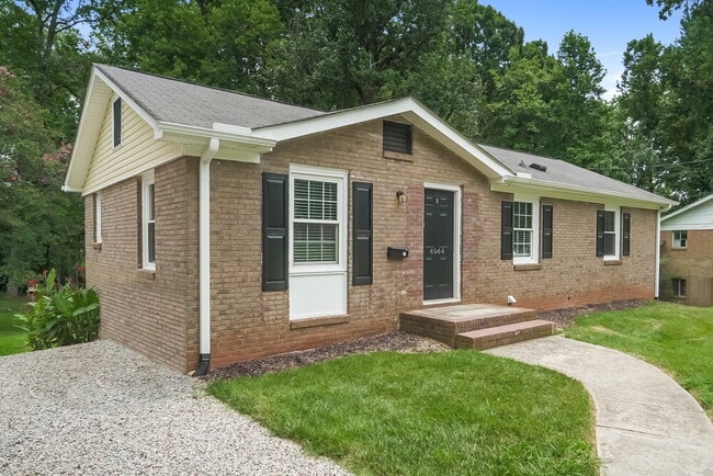 Photo - 4944 Springview Rd