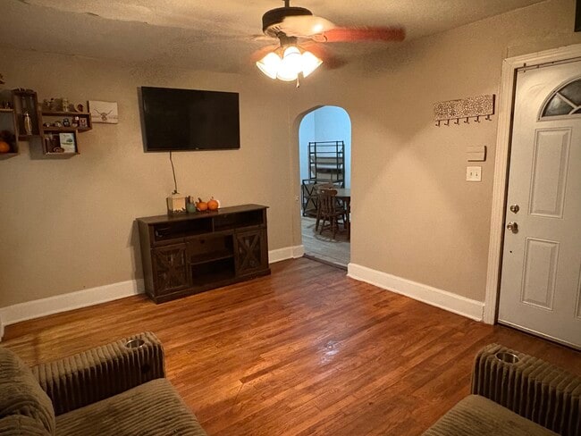 Photo - 511 Avondale Ct