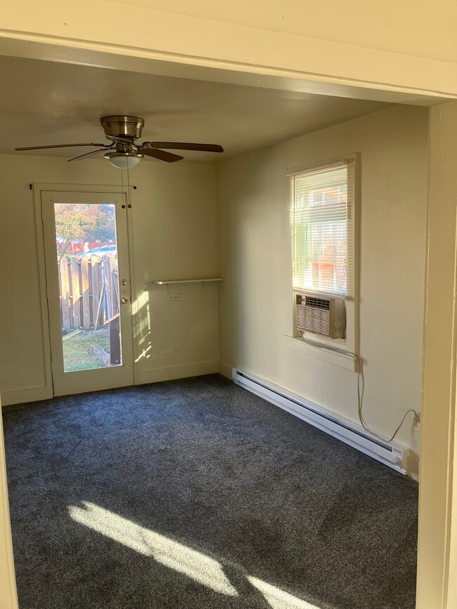 Photo - 215 N Railroad Ave