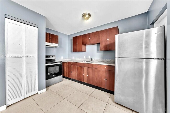 Photo - 365 NW 8th St Unit 208