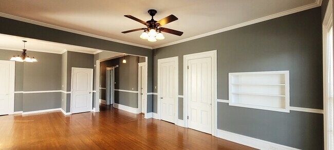 Living Room - 463 W Church St Unidad 2