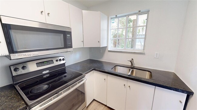 Photo - 2084 NE 167th St