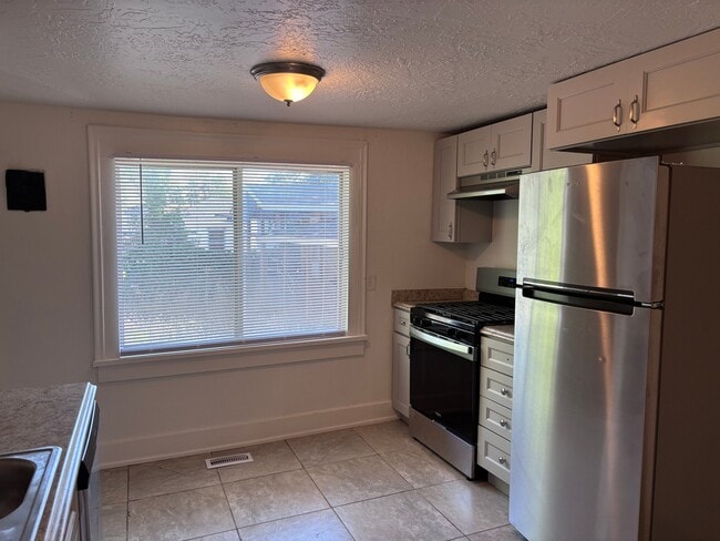 3148 S W Temple St Unit 3148 SW Temple