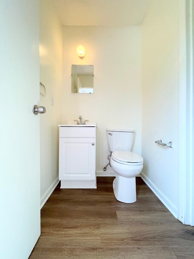 Photo - Sherwood Court Apartments