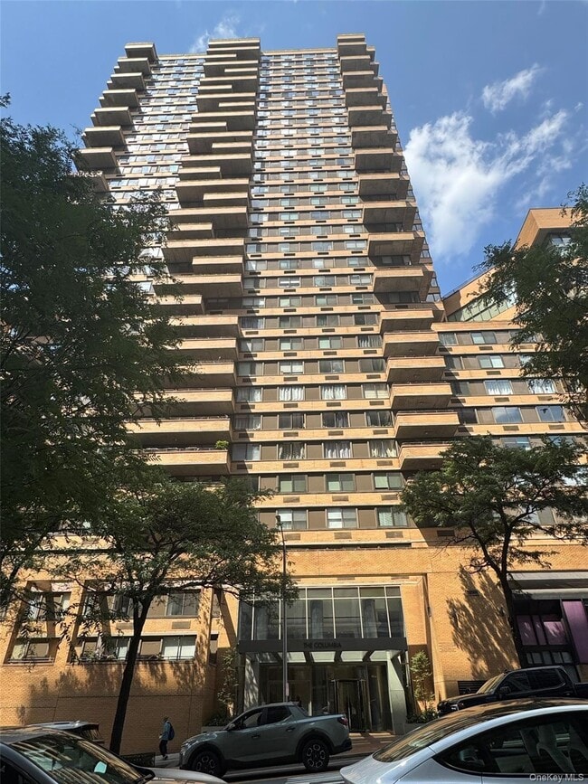 Building Photo - 275 W 96th St Unit 11F