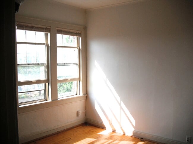 Photo - St. Clair Court Apartments