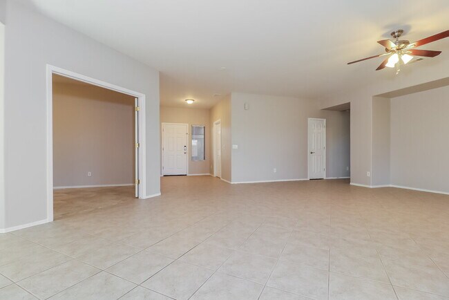 Photo - 5405 S 55th Ave