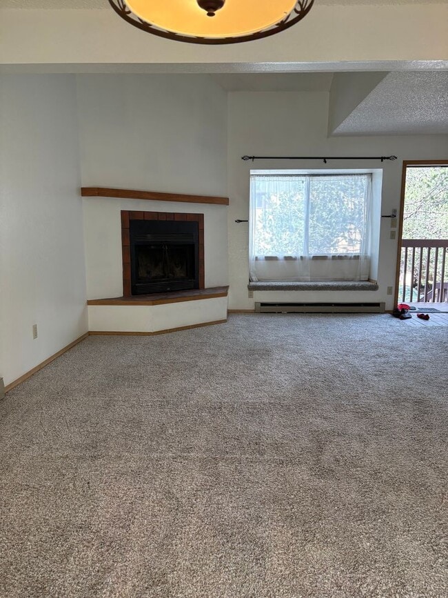 Photo - 2 bedroom with Wood Burning Fireplace In V...