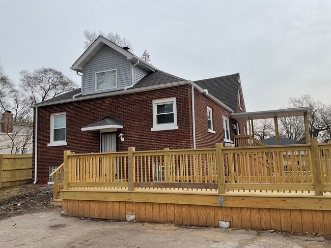 Photo - 14846 Woodlawn Ave