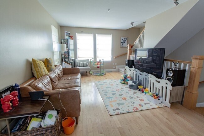 Photo - 316 Rindge Ave Unit 9