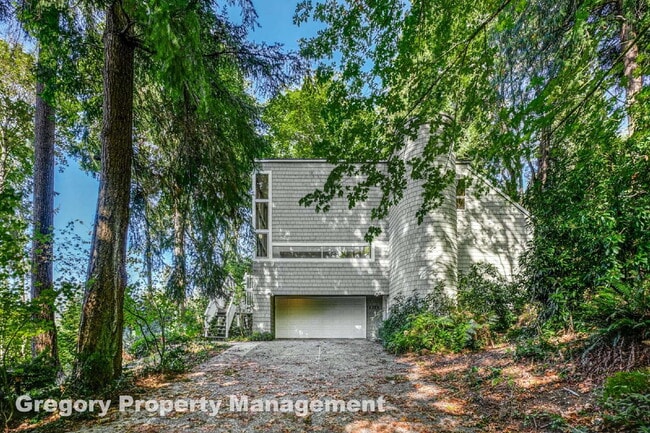 Outstanding Lake Sammamish Views. Private ... - Outstanding Lake Sammamish Views. Private ...